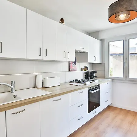 Apartment Agreable Avec Emplacement Ideal Au Coeur Des Sables *