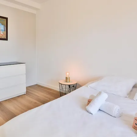 Agreable Avec Emplacement Ideal Au Coeur Des Sables Apartment