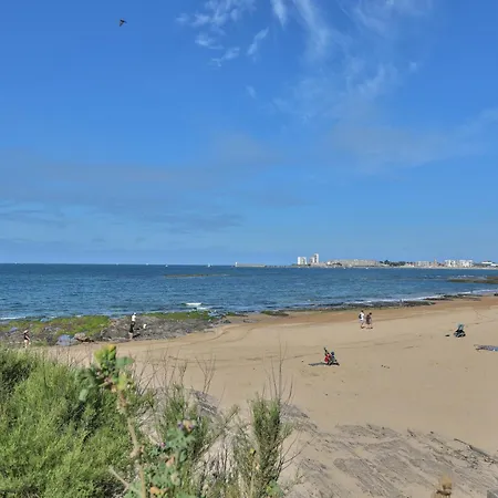 Agreable Avec Emplacement Ideal Au Coeur Des Sables Appartement