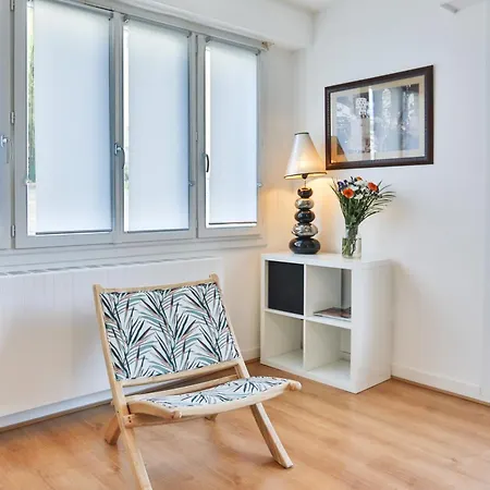 Appartement Agreable Avec Emplacement Ideal Au Coeur Des Sables *