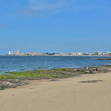 Agreable Avec Emplacement Ideal Au Coeur Des Sables *