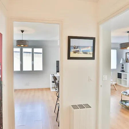 Appartement Agreable Avec Emplacement Ideal Au Coeur Des Sables